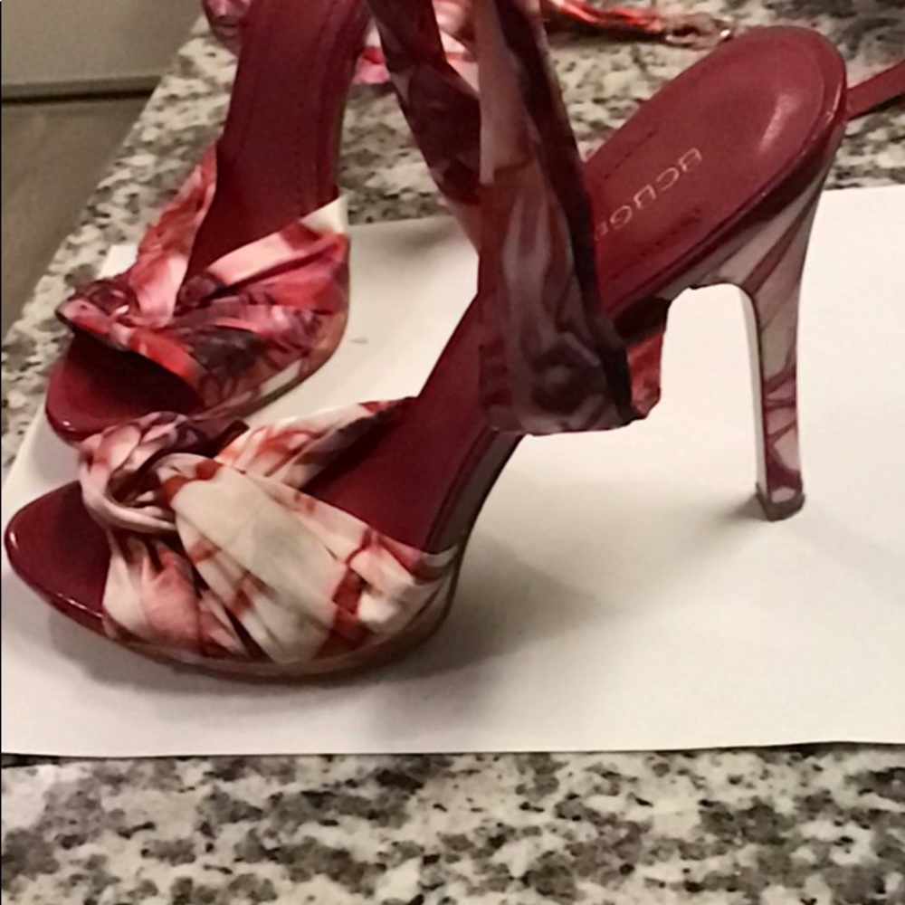 Beautiful BCBGenerarion laces sandals